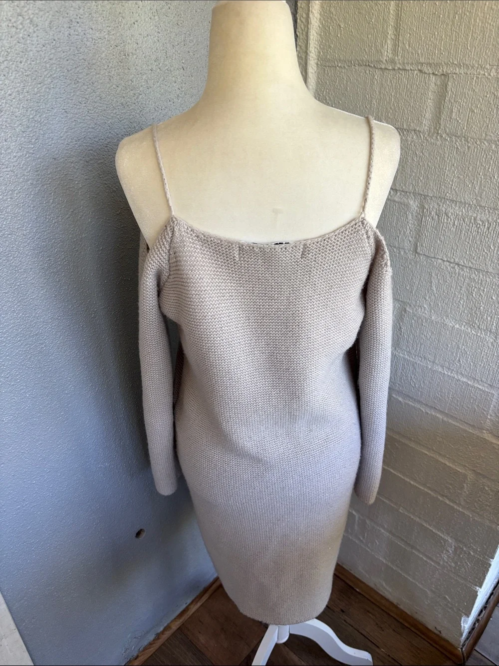 Elliatt Off-the-Shoulder Knit Long Sleeve Sweater Dress sz S